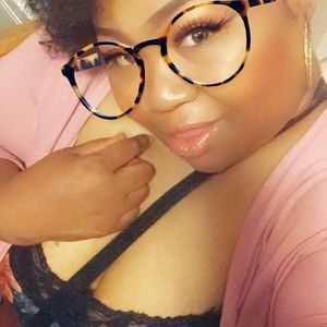 Meet your Posher, Demetria